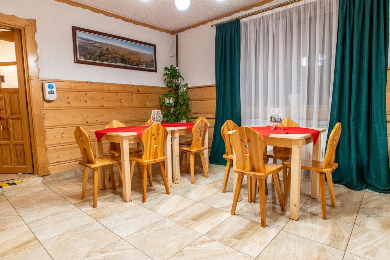 Rodzinny Dom I Apartamenty U Ciwersa Z Balia W Ogrodzie بيالكا تاترزانسكا المظهر الخارجي الصورة